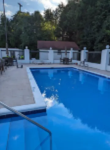 Quality Inn Danville - University Area - Pools