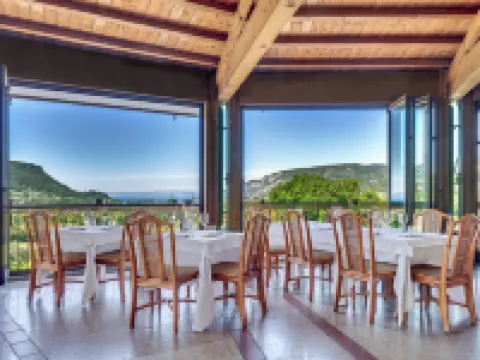 ポイアノ ガルダ リゾート ホテル ガルダのホテル