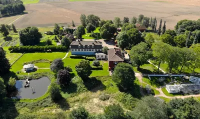 Brunsbo G:a Biskopsgård Hotell & Konferens Отели в г. Йётенская коммуна