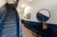 Sweeney Apartments & Rooms Hotels in Bellshill