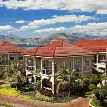 Moonbay Marina the Villas Hotels near Subic Bay Convention Center
