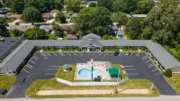 Glass House Inn Erie Near I-90 & I-79 - Beach