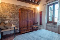 Casina in authentic Tuscany