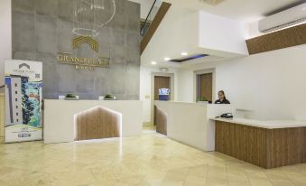 Grand Plaza Hotel