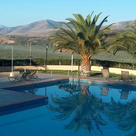 Chrissa Camping Rooms & Bungalows