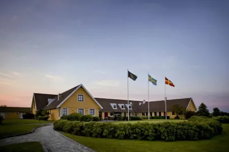 Bjäre Golfklubb Hotel & Lodge Отели в г. Bastad Municipality