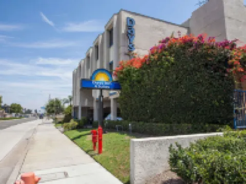 Days Inn by Wyndham Orange Anaheim Hotels in Orange