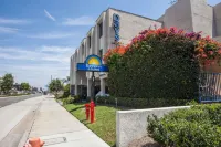 Days Inn by Wyndham Orange Anaheim Hotels in Orange