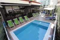 Alvin Comfort Hotel - piscina