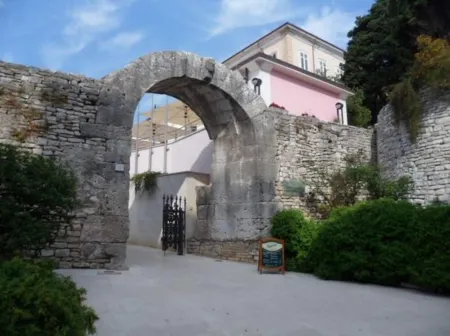 Mimoza Old Town Pula Apartments