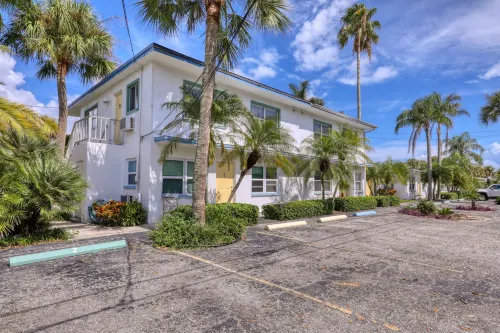 BeachTrail Lodging Hotels in Indian Shores