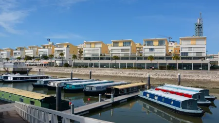 Tagus Marina Отели рядом с достопримечательностью «Freeport Fashion Outlet»