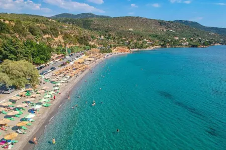 Verga Beachside Getaway with Panoramic Seaviews