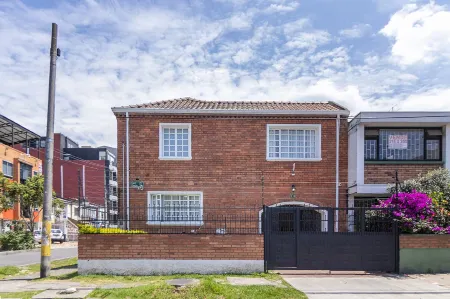 Corazon del Molino Corferias Bogota- Embajada Americana Отели рядом с достопримечательностью «Biblioteca Pública Virgilio Barco»