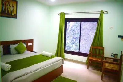 Hotel Himsarovar And Restaurant Hotels in Ghangaria