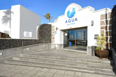 Aqua Suites Отели в г. Кониль