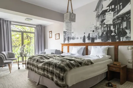 Folk & Art Krupówki 25 Отели рядом со станцией Закопане