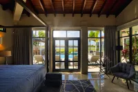 Stunning Villa with Infinity Pool & Outdoor Kitchen! Across from Marriott!