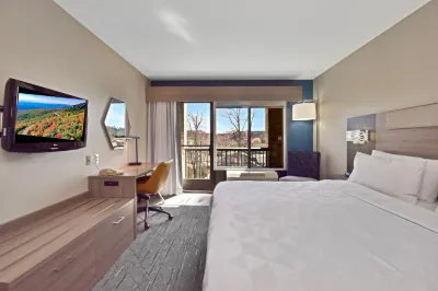 Holiday Inn Express Boone Hotels near Hickory Ridge History Museum