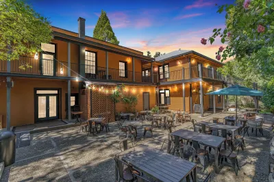 The Groveland Hotel