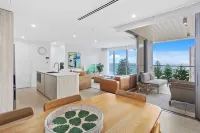 Luxury Ocean View Burleigh Apartment