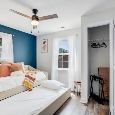 다운타운 클락스빌의 아늑한 오아시스 Montgomery County 호텔