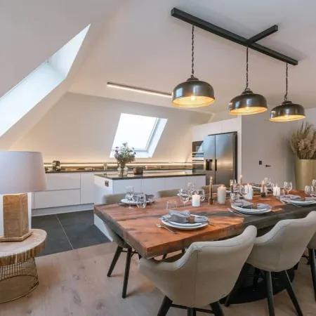 Huswell - Luxurious Apartment with Parking