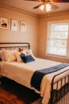 The Burrow-Cozy 3 Bdrm HM - Free Parking