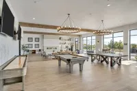 Upscale 2Br w Pool Gym Near Hill AFB Hotels in Clearfield