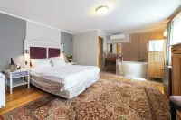 Nomad Hotel & Glamping Hotels near Millenniumi Tanösvény