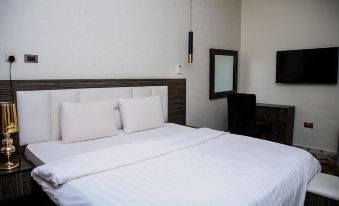 Tofana Hotels and Suites