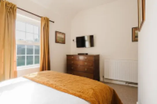 精彩絲綢酒吧之上的驚艷房間 馬爾堡酒店