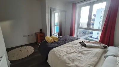 Barking 2 Bed Apt with Parking & Good Travel Links Barking 주변 호텔