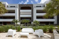 NEW Luxury Ocean View Stay at The Shore Blue Bay Hotels in Sint Michiel