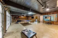 Spacious 90-acre Ranch Ideal for Families Reunions Events Sleeps 13 San Marcos River Access Hotels in Gonzales County