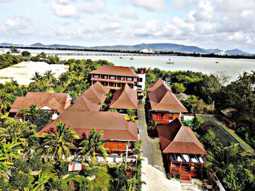 Khum Sai Ngam Hotel & Resort - Pools