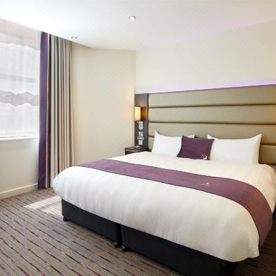 Standard Double Room with Roll-in Shower Fleet Promo Code