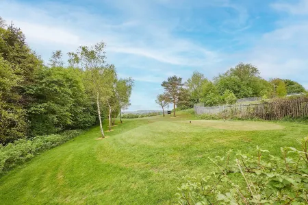 Host Stay The Fairways