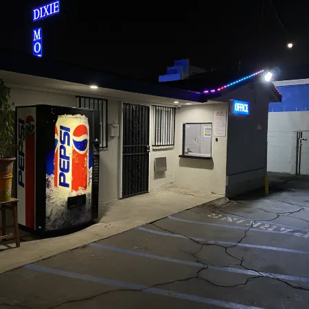 Dixie Motel Отели в г. Комптон