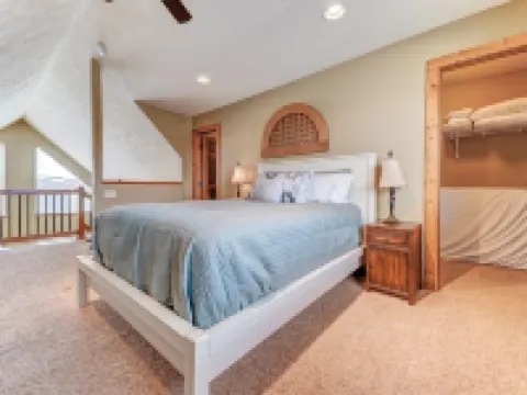 3-bedroom Cabin 13 in Bridges Bay, with on site eating and in/outdoor pool. 阿諾茲帕克酒店