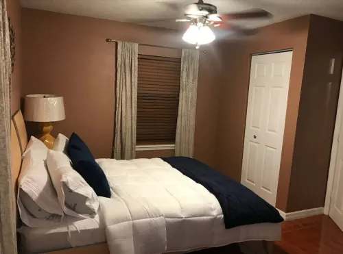 Charming studio in delightful Orlando with WiFi and AC