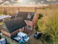 Unique 5Bd Farm House Perfect for Relaxing