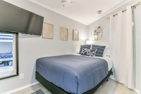 La CaSEAta - Beachfront Condo Отели рядом с достопримечательностью «Муди Гарденс»