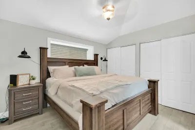 Cozy El Paso Getaway-Close to I-10-Restaurants-Shopping and more! Remodeled. Hotels near Speedway