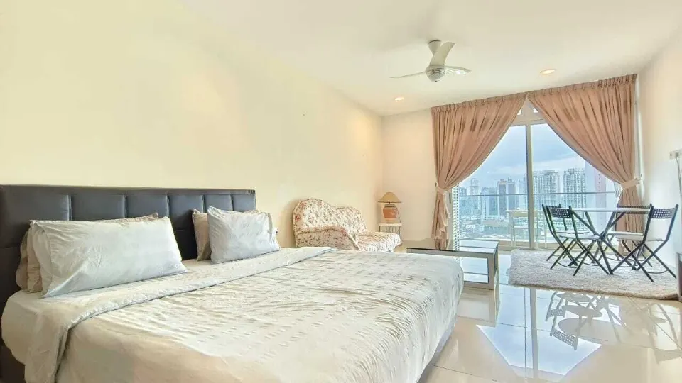 JB City Shopping Mall Apartment