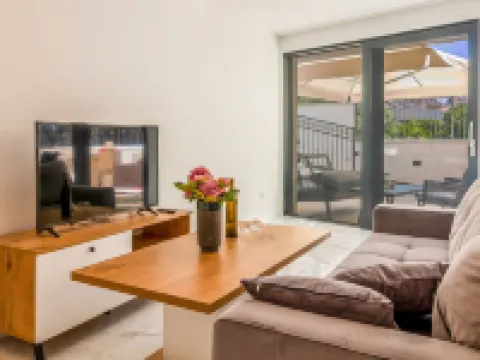 Beach Villa Valentina Hotels in Okrug Gornji