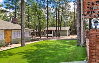 Hidden Rest Cabins and Resort Hotels in 