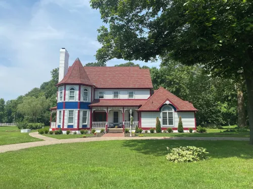 Apple Crest Inn - 4-Star