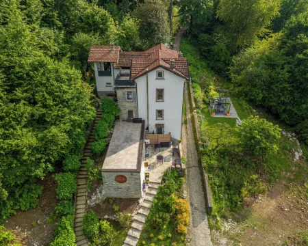 Essentia Guest House Hotels in Faggeto Lario