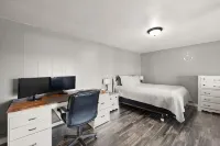 Lake Cumberland Luxury #2! Amazing Lake views, hot tub, fire pit!